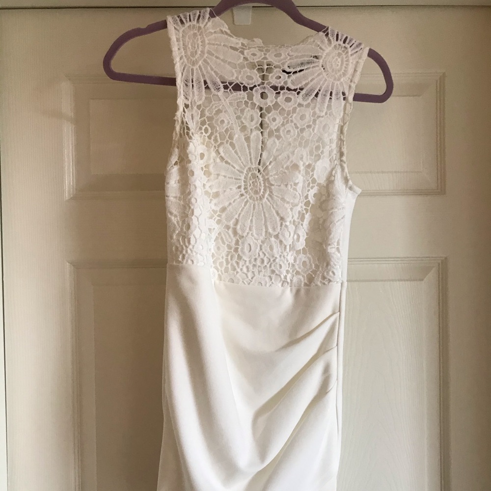 White lace bodycon dress